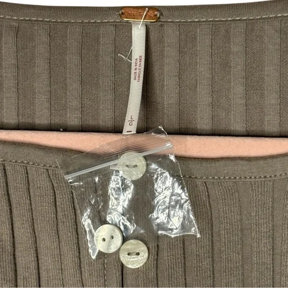 Free People Tilley Fallen Rock Tan Ribbed Button Down Cardigan Size Large NWT - Picture 8 of 12